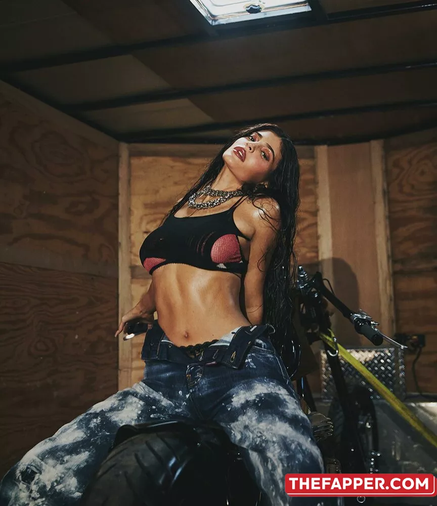 Kylie Jenner  Onlyfans Leaked Nude Image #QHpHTTHbv2