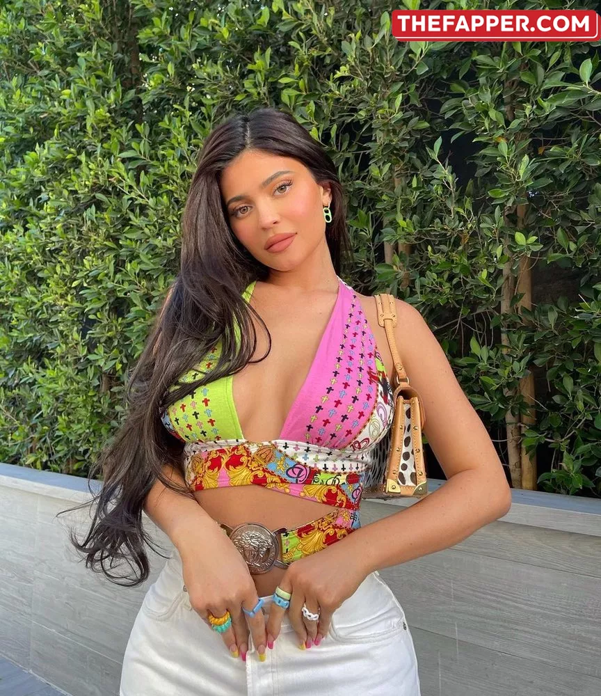 Kylie Jenner  Onlyfans Leaked Nude Image #QIx9g8rgt3