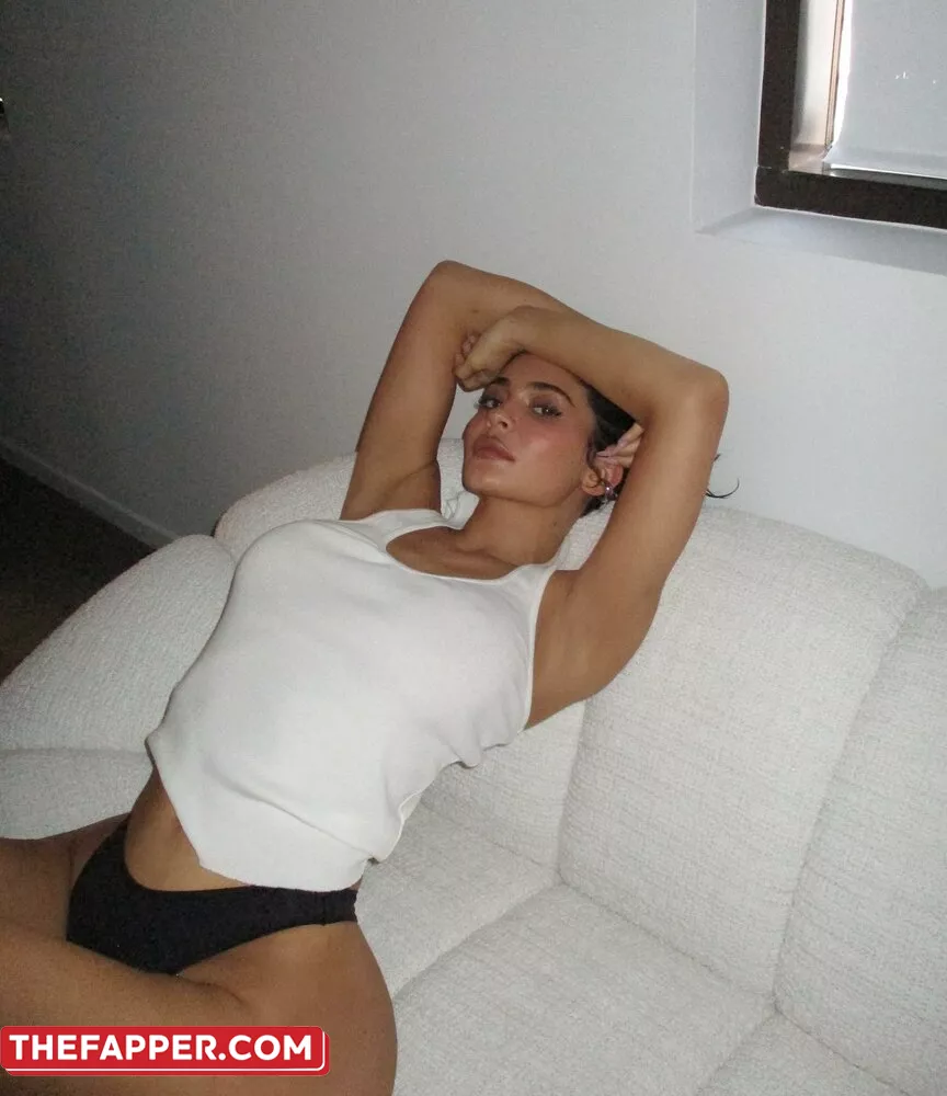 Kylie Jenner  Onlyfans Leaked Nude Image #T68Ur9bsc1