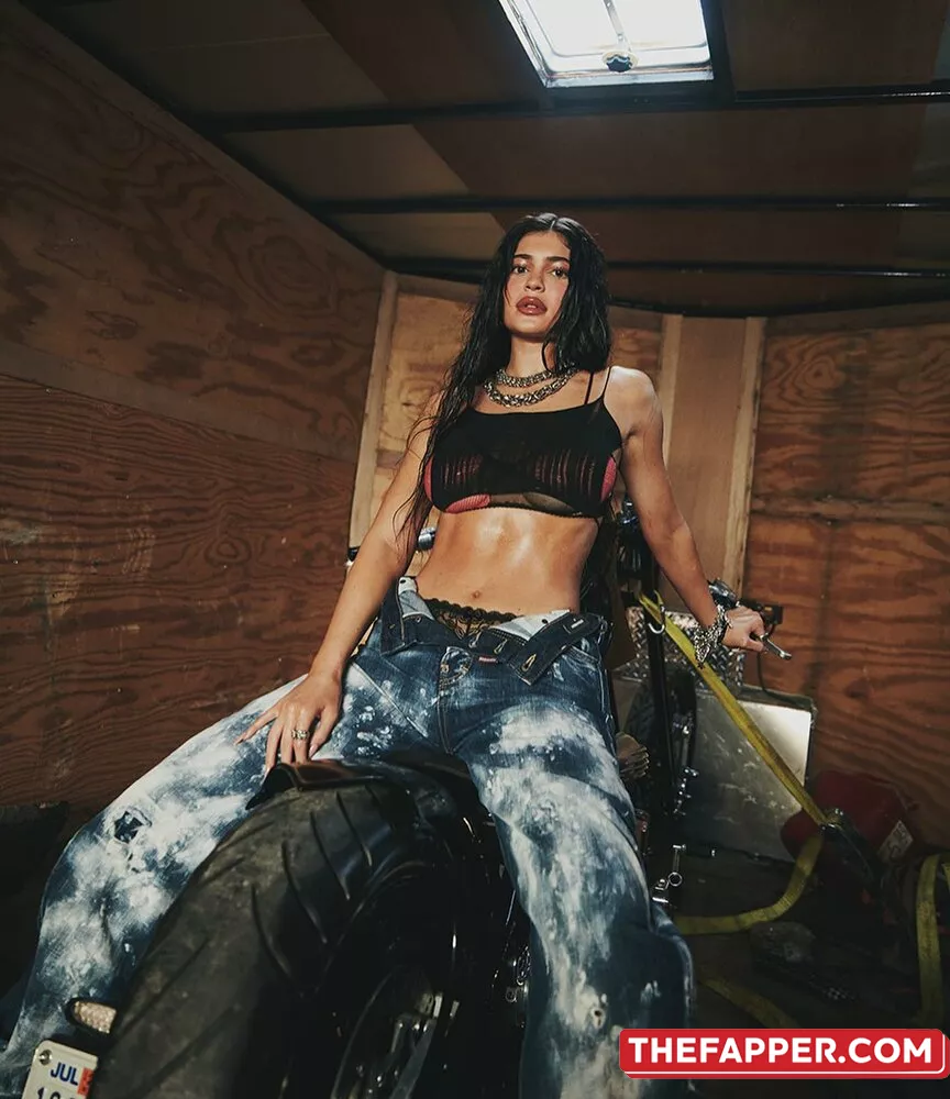 Kylie Jenner  Onlyfans Leaked Nude Image #X14n81n0ii