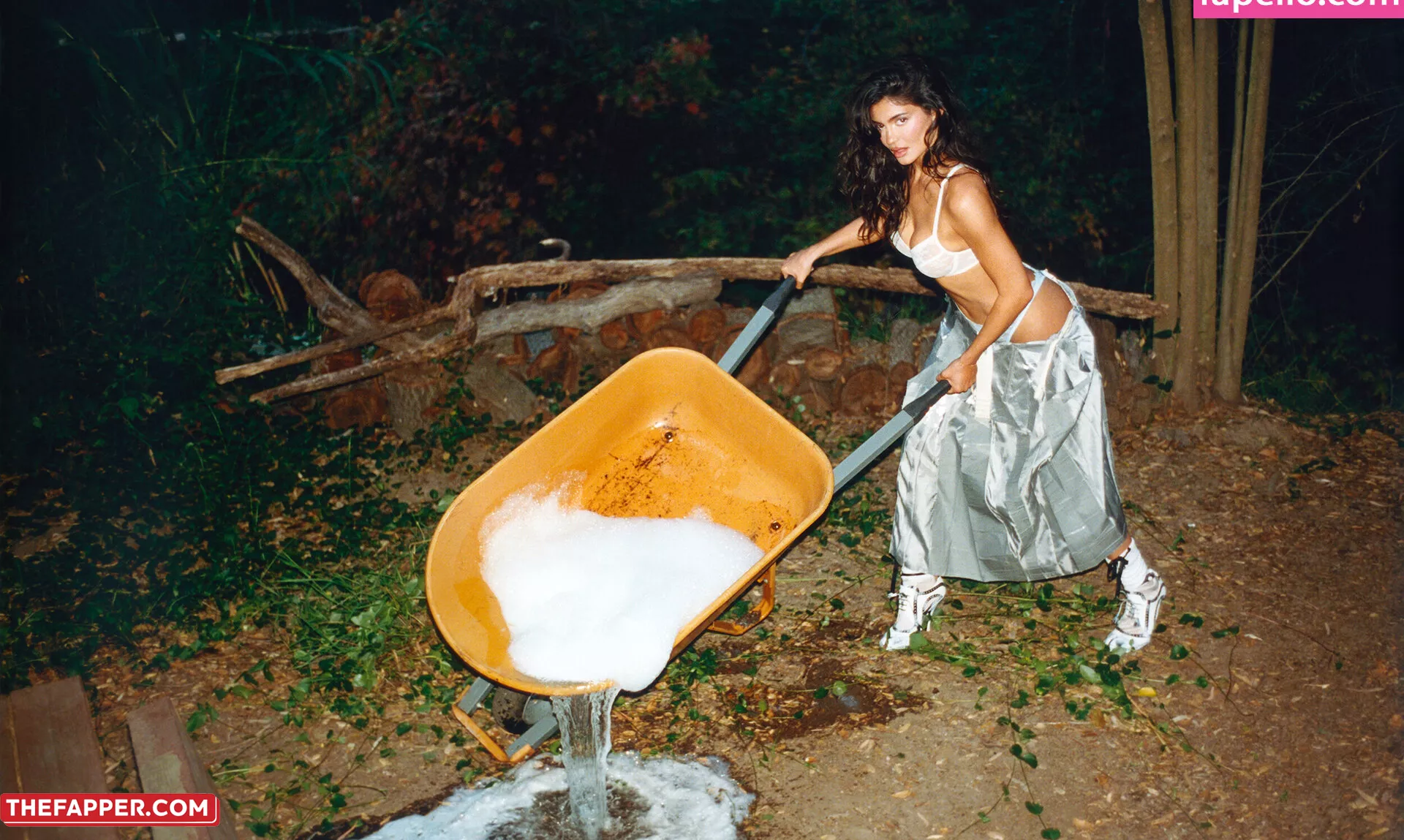 Kylie Jenner  Onlyfans Leaked Nude Image #d0NUGUkci8