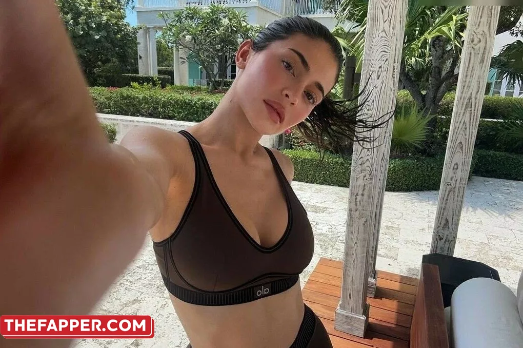 Kylie Jenner  Onlyfans Leaked Nude Image #yCwqXswm2V