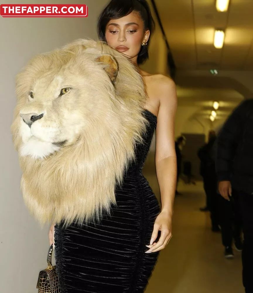 Kylie Jenner  Onlyfans Leaked Nude Image #zMkgrAmXLX