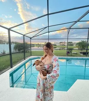 Laura Marie #7UYpuSGAta