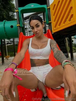 Laura Saenz #JF4JA58JAQ
