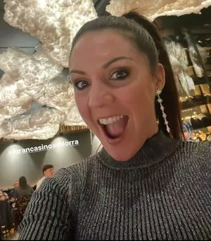 Laura Tobin #D4WiOyFvPR