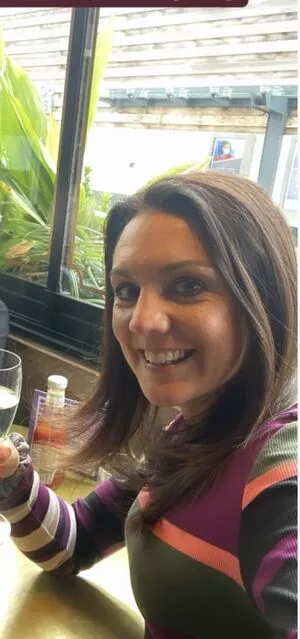 Laura Tobin #uLqfjks3pu