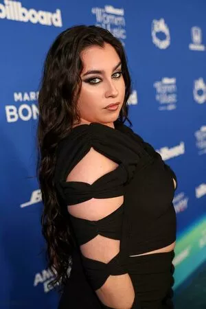 Lauren Jauregui #Cmv52z2Lkv