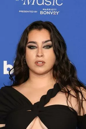 Lauren Jauregui #QrY1tcLo35