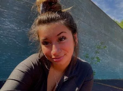 Lauren Risotti #WFHd52JViK