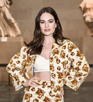 Lily James #GUOxfE6zJh