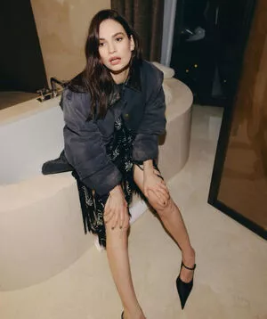 Lily James #nnRnMUg5fS