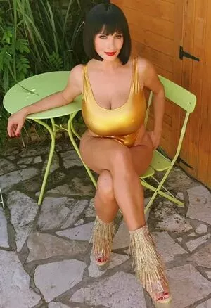 Lisa Bukawski #zYaOCu19rh