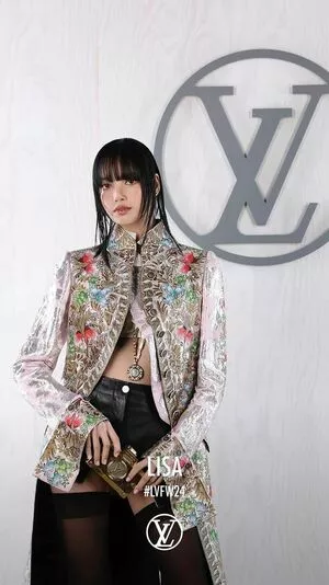 Lisa #HAc5b7DVGw