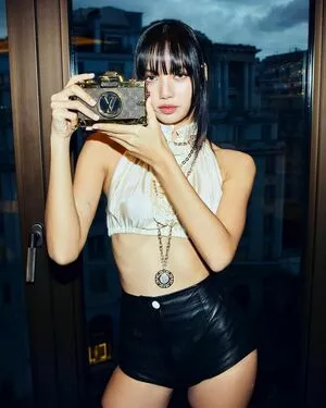 Lisa #RleXzwE4XS