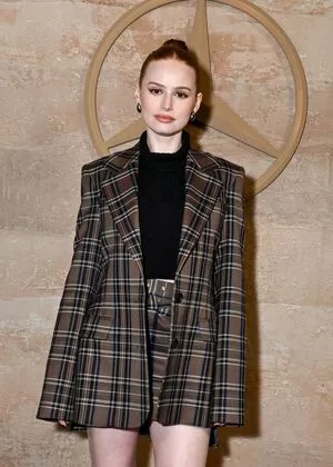 Madelaine Petsch #bg5cKCPSj0