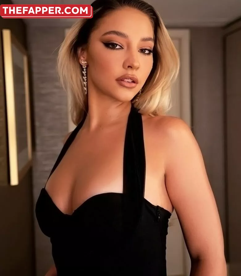 Madelyn Cline  Onlyfans Leaked Nude Image #koANRawILb