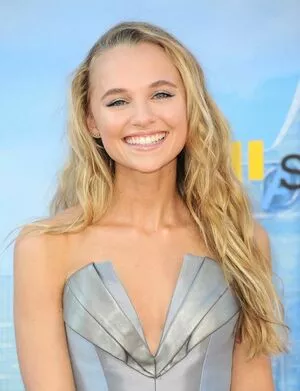 Madison Iseman #FgBHmal7rh
