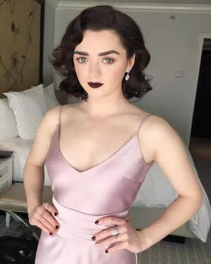 Maisie Williams Onlyfans Leaked Nude Image #ry8XI7Izu9