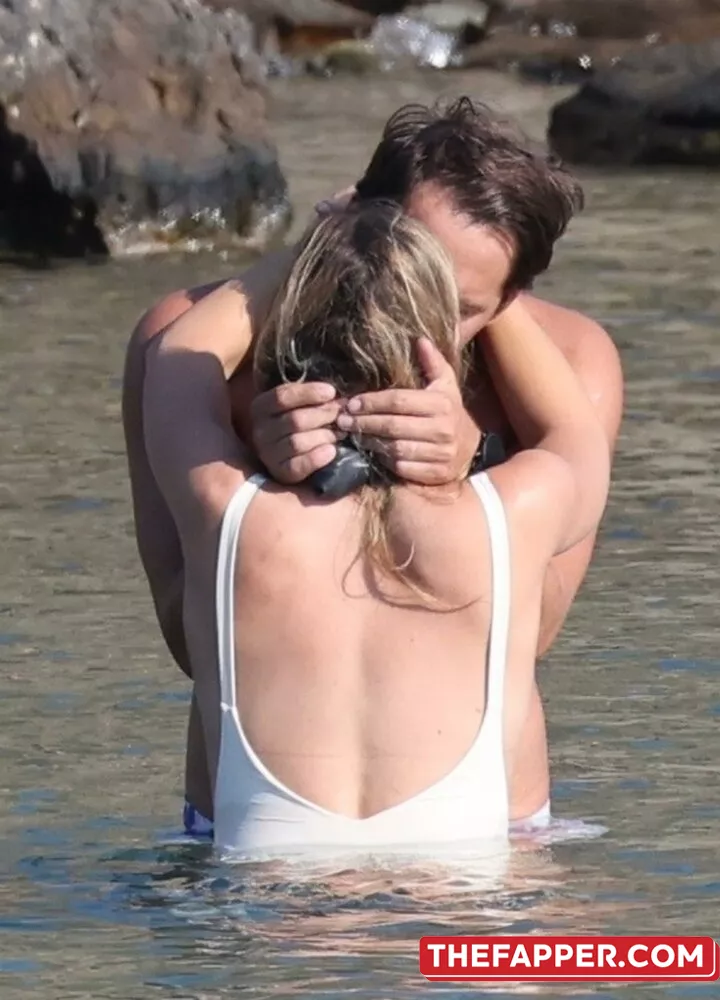 Margot Robbie  Onlyfans Leaked Nude Image #TwPKLr6Kni