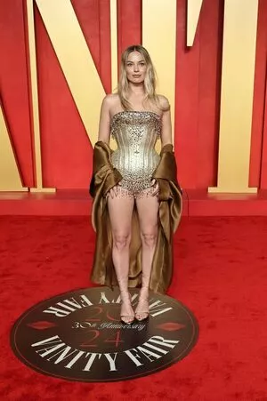 Margot Robbie #kdsSGIVTjT