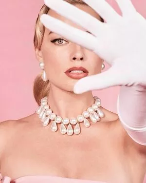 Margot Robbie #zUNbrCGXj6