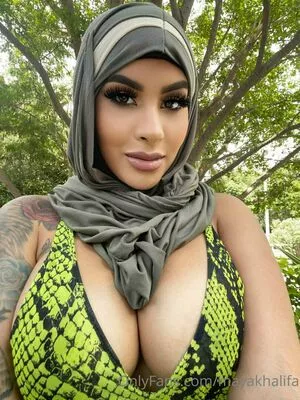 Mayakhalifa #8JCSrBU3ic