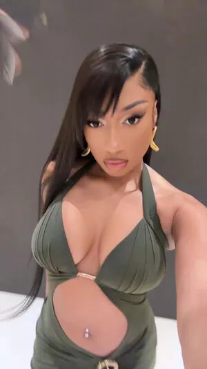Megan Thee Stallion #94JVDaQbW9