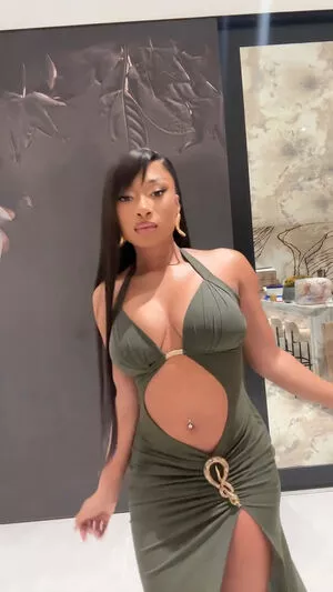 Megan Thee Stallion #QCdPflSmkv