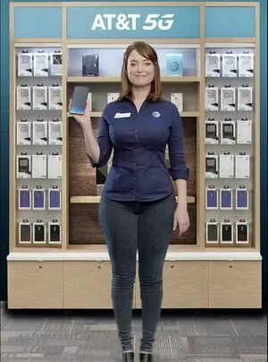 Milana Vayntrub #VIB1OtCo8u