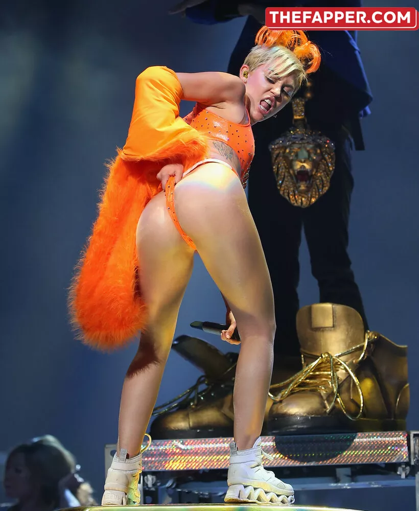 Miley Cyrus  Onlyfans Leaked Nude Image #0TpOuG695G