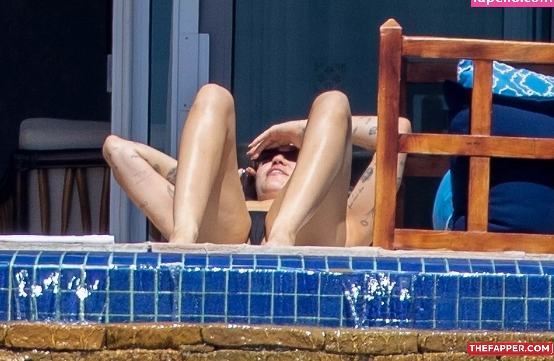 Miley Cyrus  Onlyfans Leaked Nude Image #1JzovtVRZf
