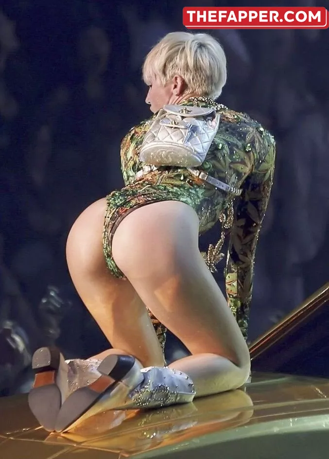 Miley Cyrus  Onlyfans Leaked Nude Image #57qmxYXHTV