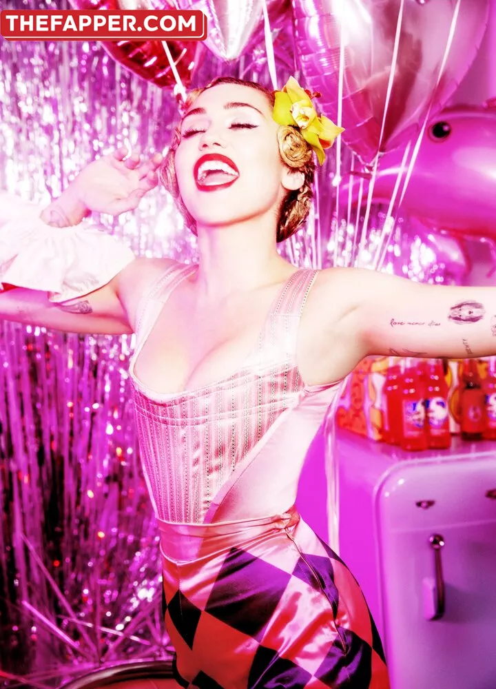 Miley Cyrus  Onlyfans Leaked Nude Image #5tjFnAZnDq