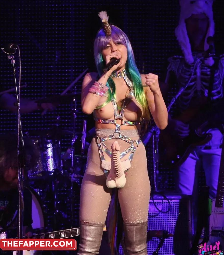 Miley Cyrus  Onlyfans Leaked Nude Image #7MUIrpVxPM