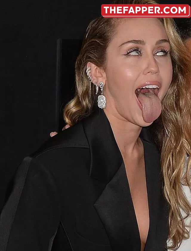 Miley Cyrus  Onlyfans Leaked Nude Image #7kBpNngndZ