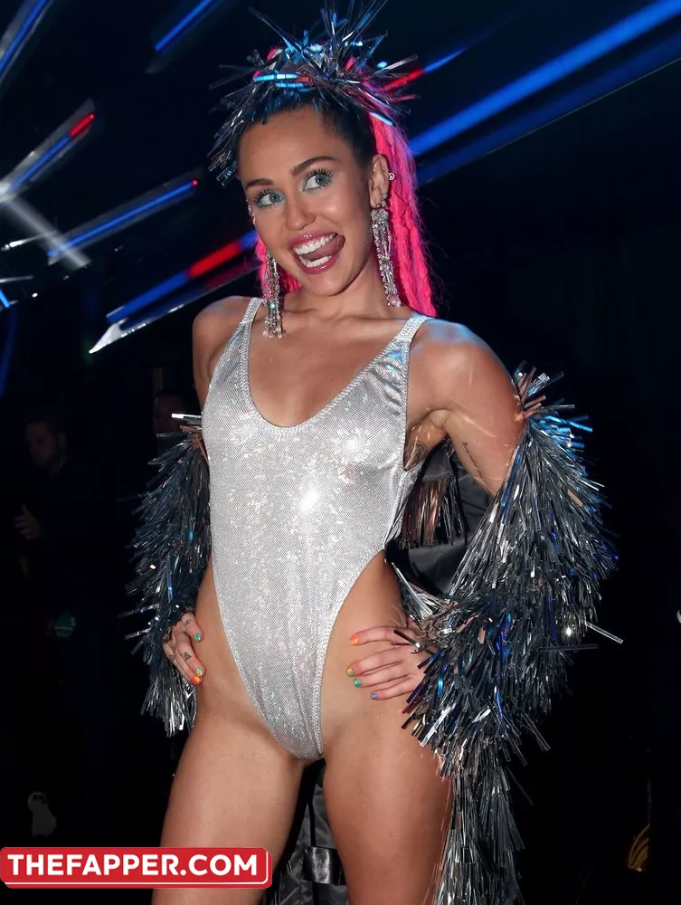 Miley Cyrus  Onlyfans Leaked Nude Image #7rGDHeirmM