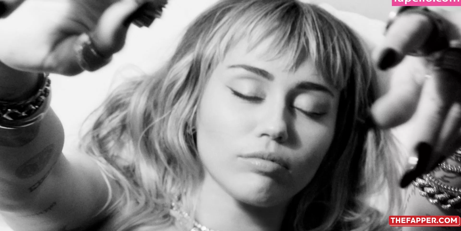Miley Cyrus  Onlyfans Leaked Nude Image #8jHkxRmqsl