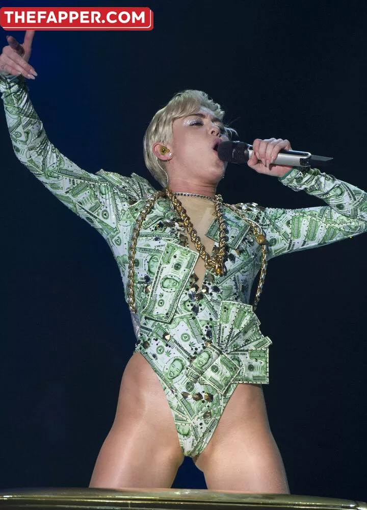 Miley Cyrus  Onlyfans Leaked Nude Image #AL6td3anCI