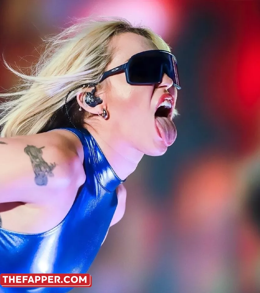 Miley Cyrus  Onlyfans Leaked Nude Image #Bi0AHXBHlA