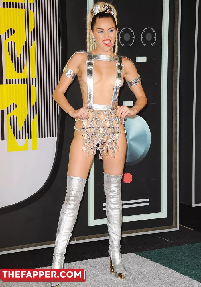 Miley Cyrus  Onlyfans Leaked Nude Image #DEwGIsYK8b