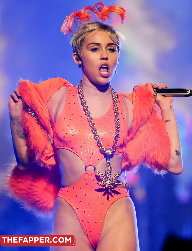 Miley Cyrus  Onlyfans Leaked Nude Image #DZ9jTE3ol3