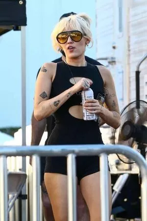 Miley Cyrus Onlyfans Leaked Nude Image #DrHKtFoNhx