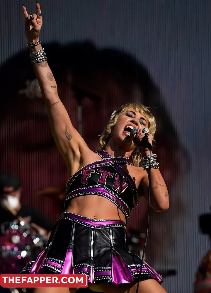 Miley Cyrus  Onlyfans Leaked Nude Image #FJqnQJ40go