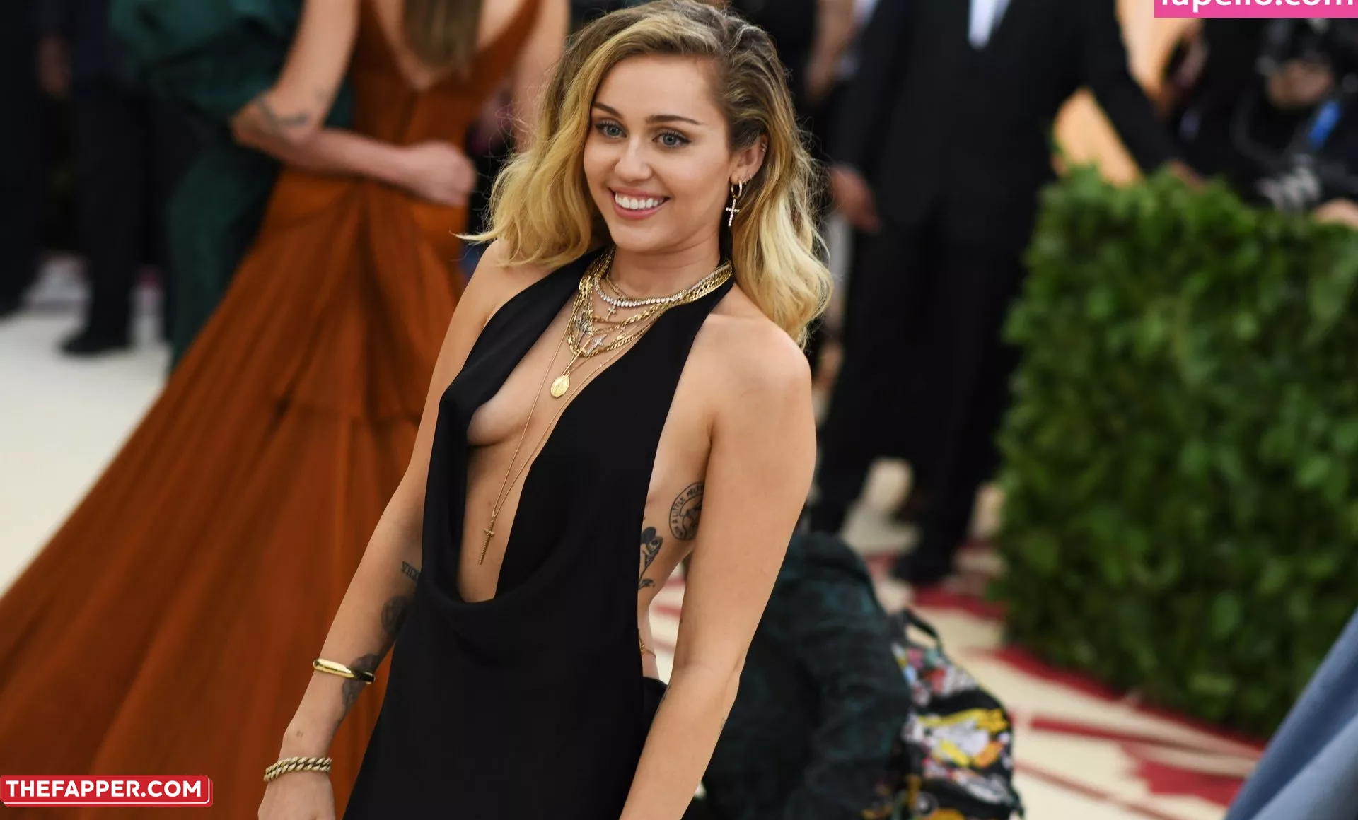 Miley Cyrus  Onlyfans Leaked Nude Image #GDHHxmDQMV