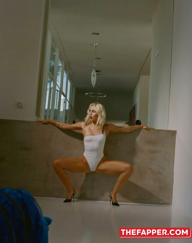 Miley Cyrus  Onlyfans Leaked Nude Image #JZg3fmIeSY