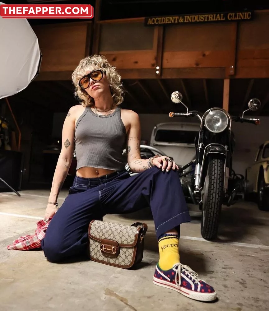 Miley Cyrus  Onlyfans Leaked Nude Image #K9KfbVy5og