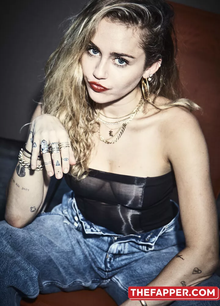 Miley Cyrus  Onlyfans Leaked Nude Image #L42wltrbb5