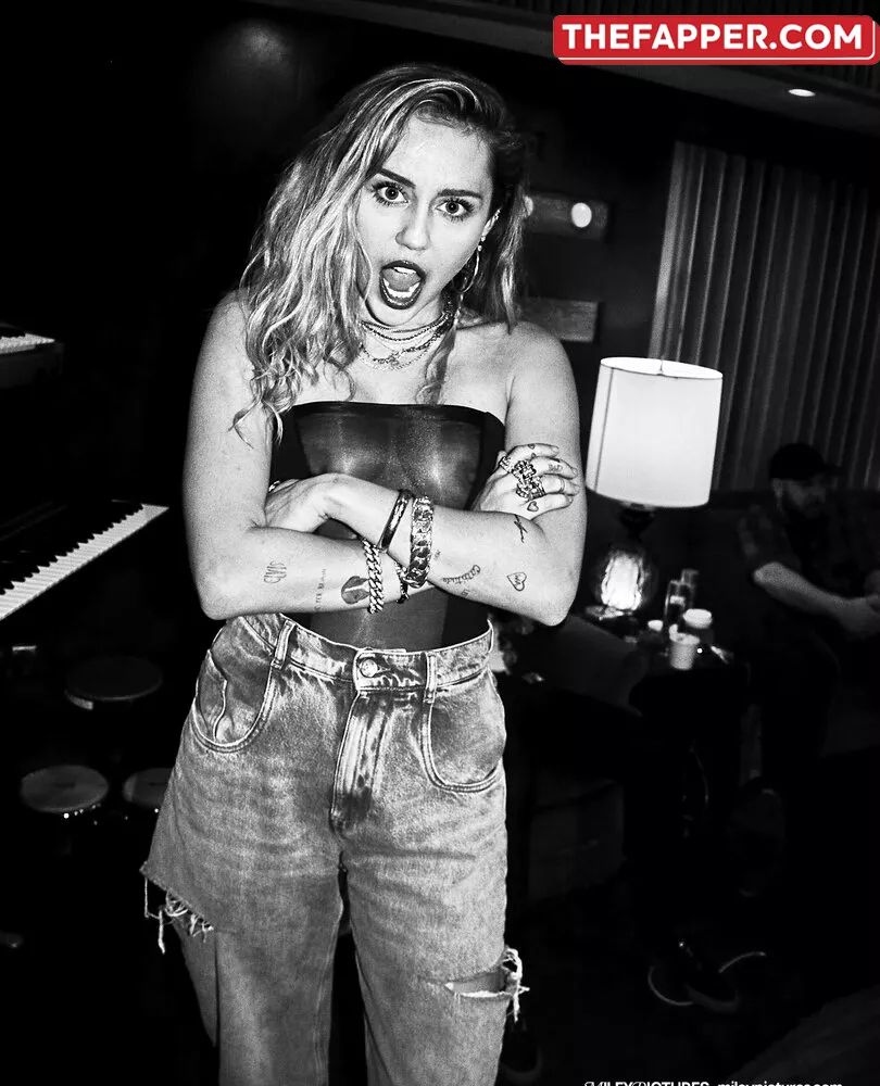 Miley Cyrus  Onlyfans Leaked Nude Image #Mck2tO58TM