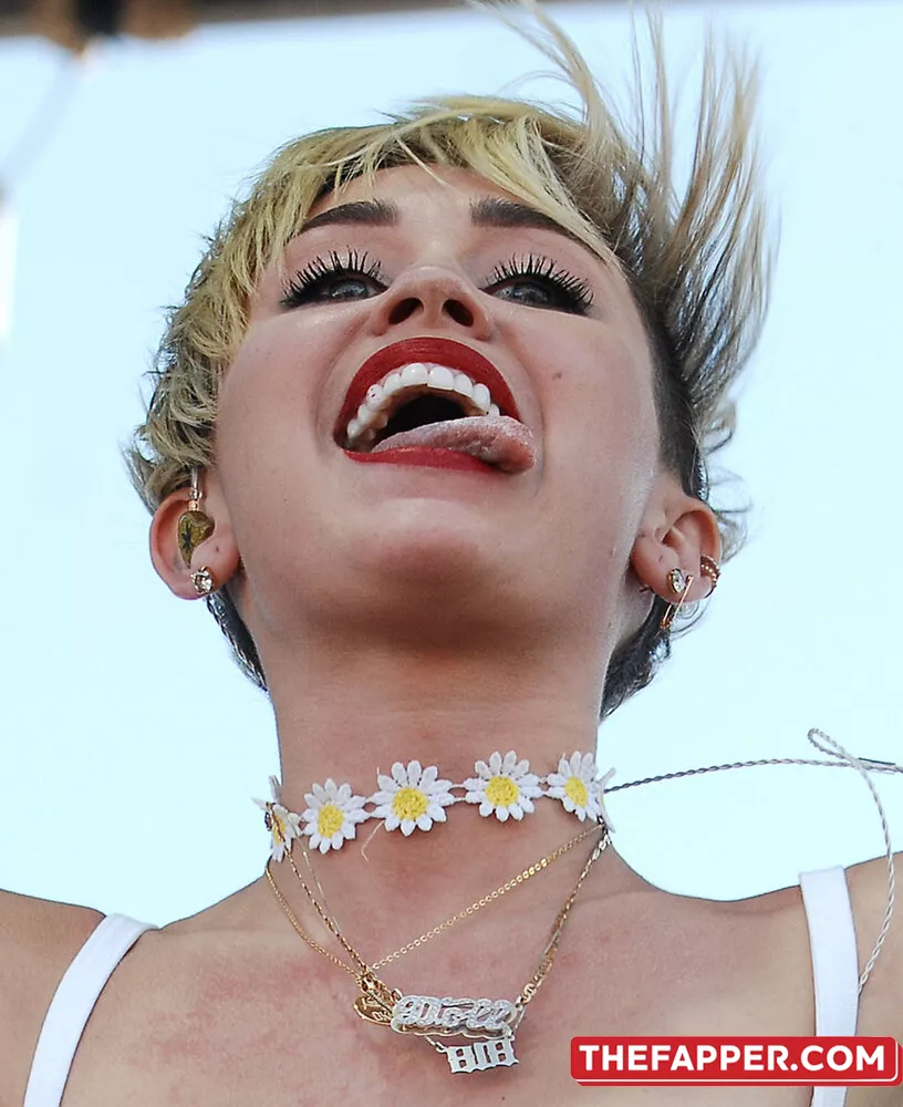 Miley Cyrus  Onlyfans Leaked Nude Image #MiDAVAV4P0